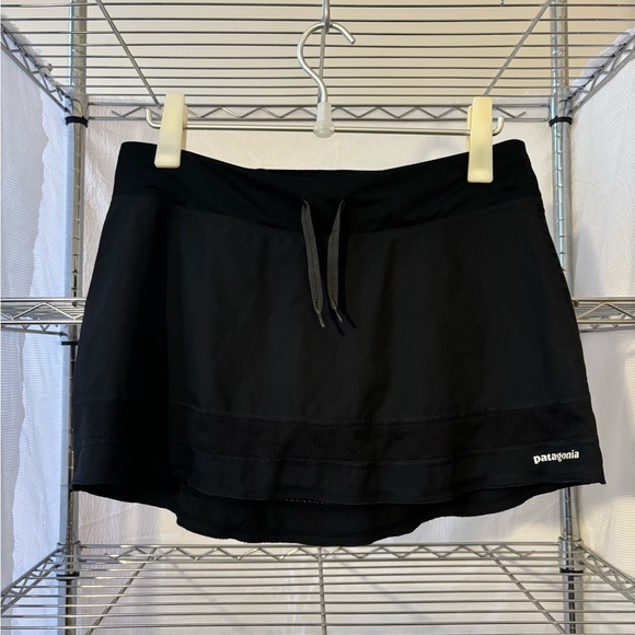 Patagonia Dresses & Skirts - euc patagonia active skort
